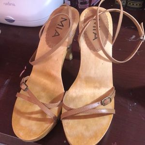 90s/y2k wooden strappy MIA heels